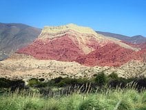 photo de la formation géologique Yacoraite qui date du Mésozoïque