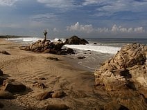 photo de la plage Zicatela et ses vagues gigantesques à Puerto Escondido