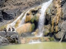 photo d’une source chaude sur les pentes du volcan Rinjani