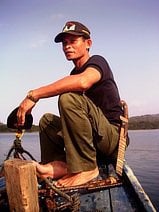 photo d’un ranger qui surveille une réserve naturelle de Kalimantan