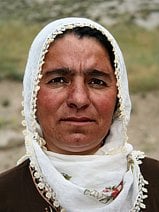 photo d’une femme de la vallée de Soganli dans le sud de la Cappadoce