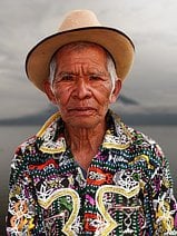 photo d’un vieil homme à Sololá, au bord du lac Atitlán