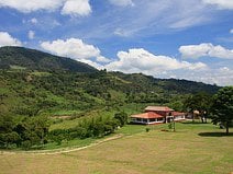 photo d’une finca qui est une exploitation agricole traditionnelle