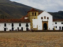 photo de la Plaza Mayor qui est la grande place de Villa de Leyva