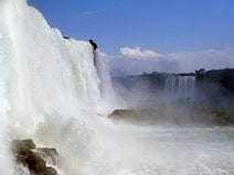 photo de la vue au pied des chutes du côté brésilien