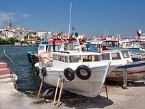 photo des petites embarcations de pêcheurs sur le détroit du Bosphore