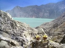 photo du volcan Kawah Ijen qui fait partie de la caldeira de Kendeng