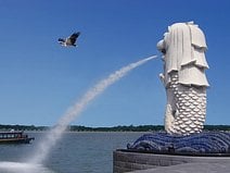 photo du Merlion qui est une sculpture moitié lion, moitié poisson