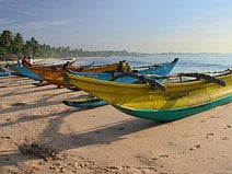 photo de la plage de Mirissa qui est un petit village de pêcheurs