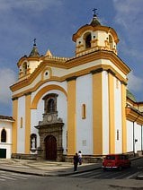 photo de la ville blanche de Popayán au pied du volcan Puracé